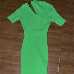 PRETTY IN LIME